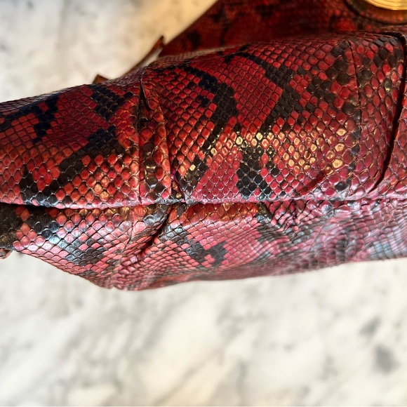 Gucci purple snakeskin large - Picture 8 of 14